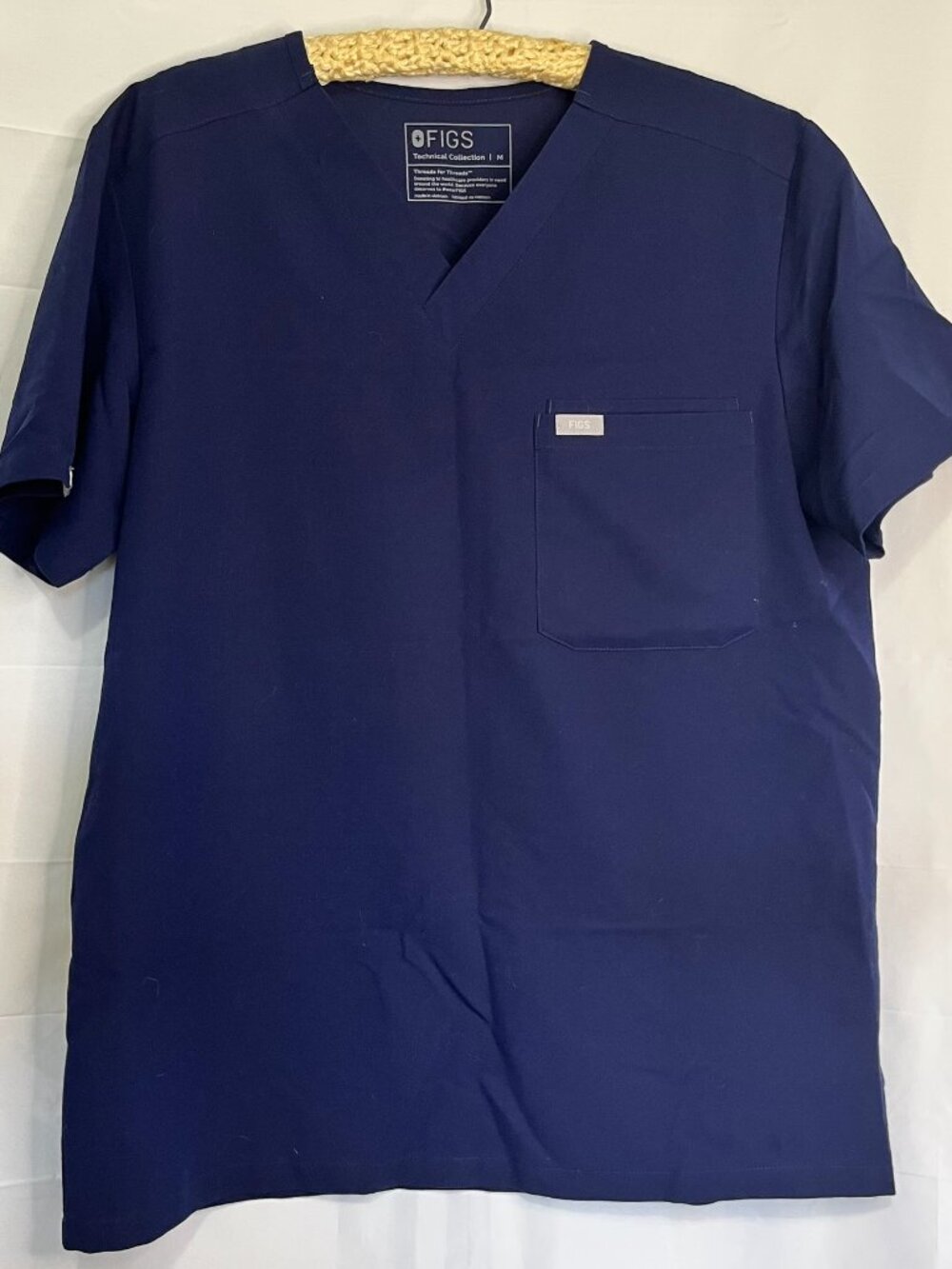 FIGS Technical Collection Navy Blue V-Neck Scrub Top Womens Single Pocket Medium